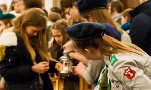 Z Betlejem do Łaskarzewa: Światło Pokoju wędruje po powiecie