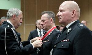 Uhonorowani strażackimi odznaczeniami i adresami