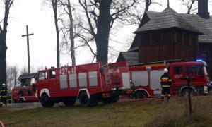 14 jednostek straży gasiło pożar kościoła parafialnego w Zwoli Poduchownej