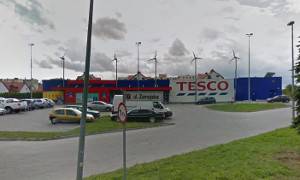 Włamali się do Tesco, ukradli kilkadziesiąt tysięcy złotych