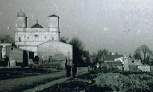 Zobacz Garwolin po bombardowaniu. Wystawa zdjęć w centrum miasta