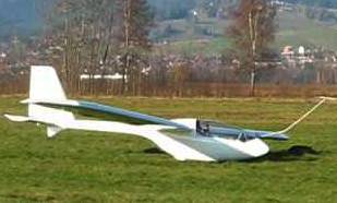 Wypadek szybowca w gm. Wilga: pilot w szpitalu