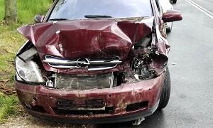 Nie zachowała bezpiecznej odległości. Uderzyła w volkswagena