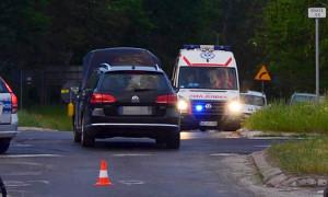 Wypadek na skrzyżowaniu w Wildze: dwie osoby ranne