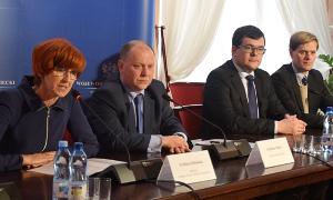 Kto dostanie 500 zł na dziecko? Konsultacje na Mazowszu trwają