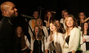Koncert gospel w Garwolinie: kto śpiewa, ten się dwa razy modli