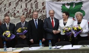 Ślubowali i wybrali nowe władze powiatu