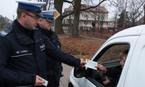 Policja wyróżnia kierowców, pieszych i rowerzystów