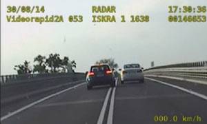 Uciekając przed policją „zarobił” 128 punktów (video)