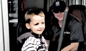 Wymyśl głównego bohatera komiksu kryminalnego