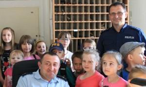 Odwiedziły policjantów w komendzie