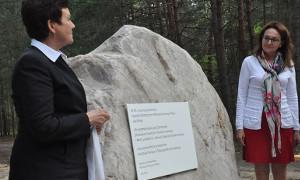 Obelisk dla twórców osiedla w Wildze