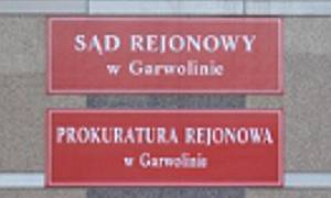 Zapłaci za podrobione dokumenty i tańszy bilet kolejowy