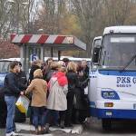Korki w Kołbieli i zapełnione autobusy