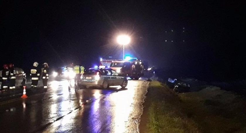 Wypadek w Lipówkach: zderzenie 3 aut. Kobieta i dziecko w szpitalu