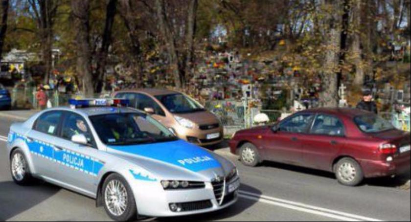 Blisko 500 policjantów na drogach – bilans akcji „Znicz 2017”