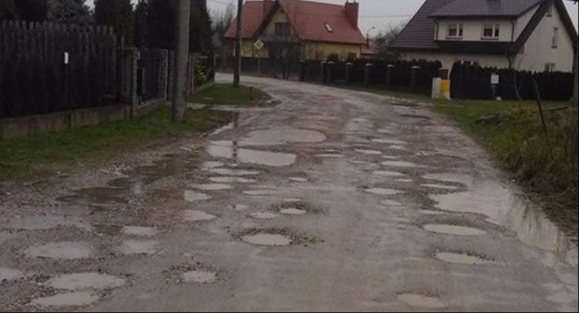 Fatalny stan dróg gruntowych w Garwolinie – są prawie nieprzejezdne