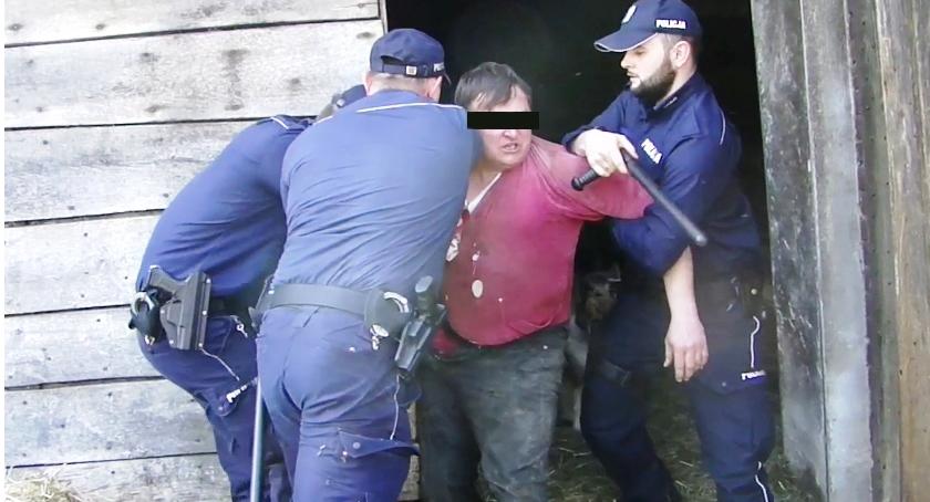 Oskarżony o cierpienie zwierząt i pobicie policjantów - ruszył proces pseudohodowcy
