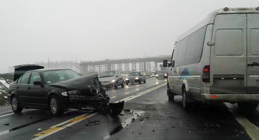 DK17 - Puznówka – zderzenie busa z samochodem osobowym