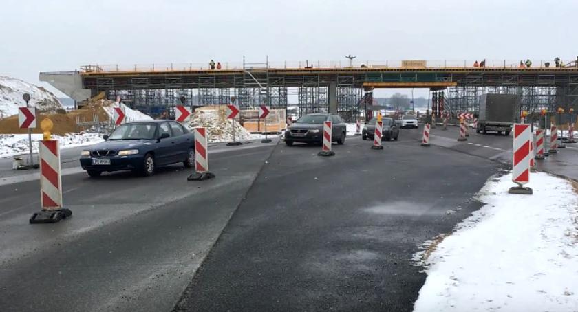 Przełożenie ruchu na nową trasę główną S17