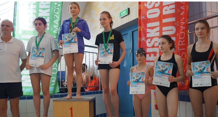 Pływacy UKS Delfin z kolejnymi medalami