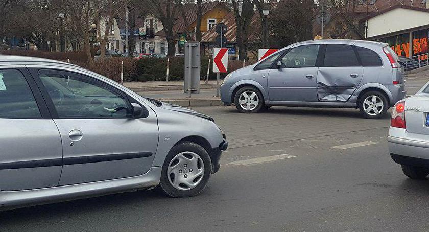 Zderzenie aut przy moście w Garwolinie
