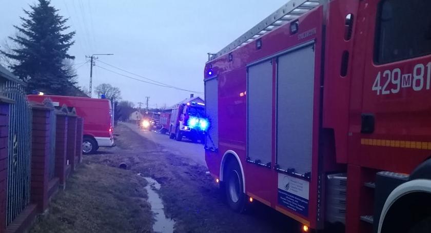 Podpalacz w powiecie? 10 jednostek straży gasiło pożar 2 budynków