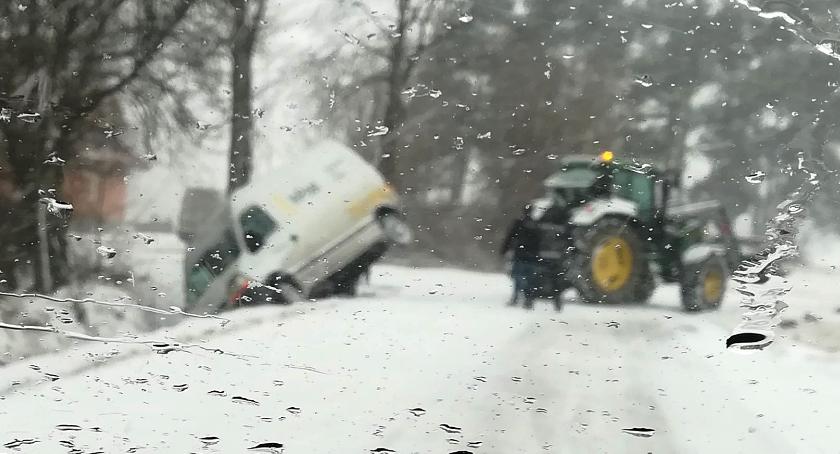 Wypadek i 25 kolizji w dwa dni! Nieposypane drogi czy prędkość i brak ostrożności?