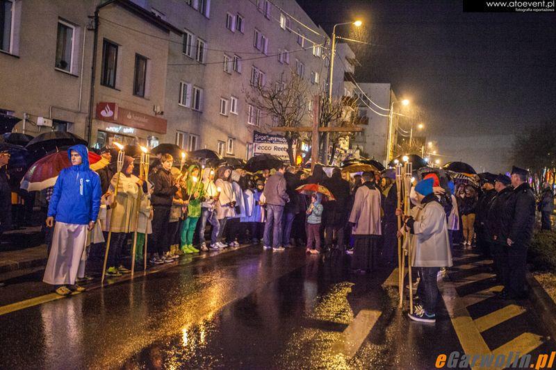 Droga krzyżowa ulicami Garwolina. Misterium w czerwcu. 