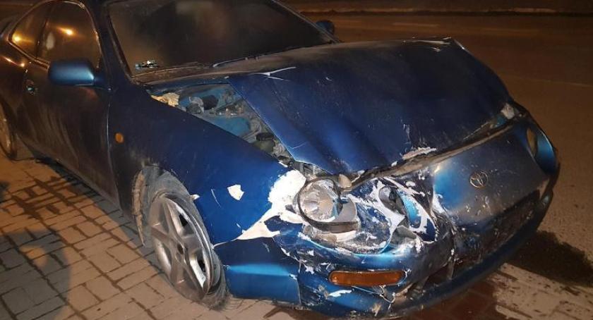 Kolizja w Miętnem – młody kierowca stracił prawo jazdy