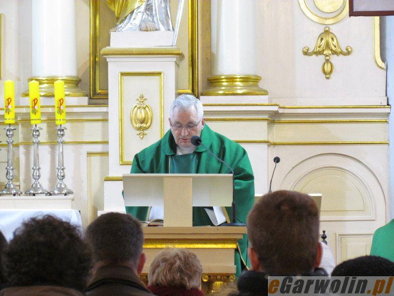 100 róż z okazji setnych urodzin