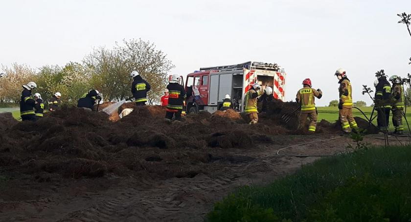 Pożar bel sprasowanej słomy i siana w Reducinie