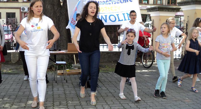 FISHMOB – Garwolin zatańczył dla św. Jana Pawła II (video)