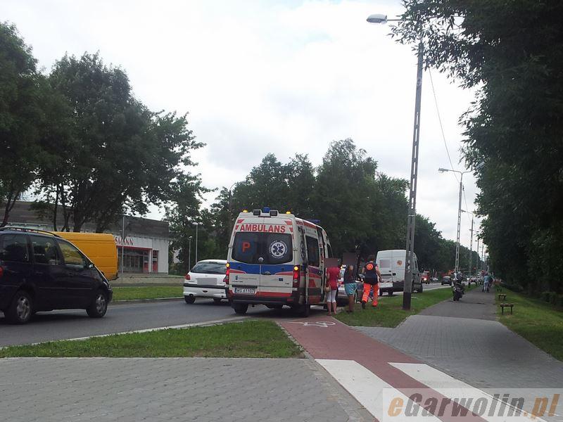 Zderzenie skutera z busem. Jedna osoba w szpitalu