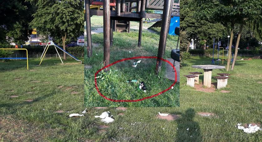 Pijecie na placu zabaw, to sprzątajcie po sobie!