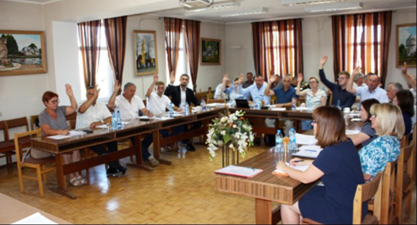 Burmistrz Pilawy z absolutorium