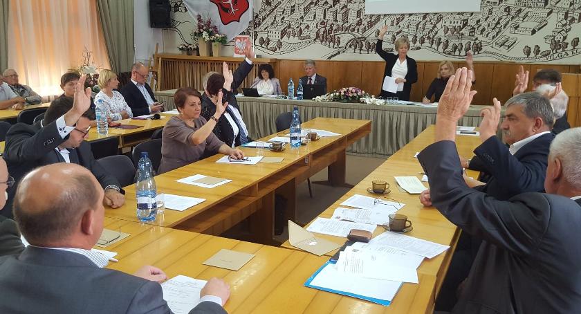 Garwolin – Burmistrz Mikulski z absolutorium – Kto głosował przeciw?