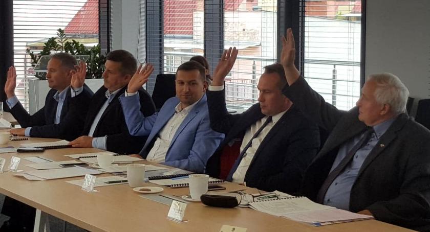 Powiat – Absolutorium od rady i czerwona kartka od klubu PiS