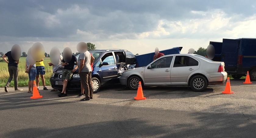 Pijany kierowca uderzył w samochód z 5 pasażerami
