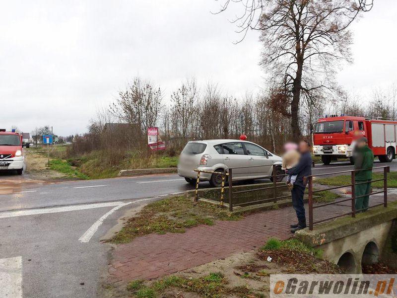 Zderzenie dwóch aut w Lipówkach: w szpitalu pasażer seata