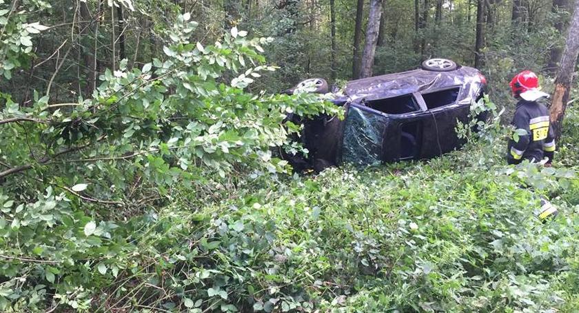Wypadek w lesie – dwie osoby w szpitalu