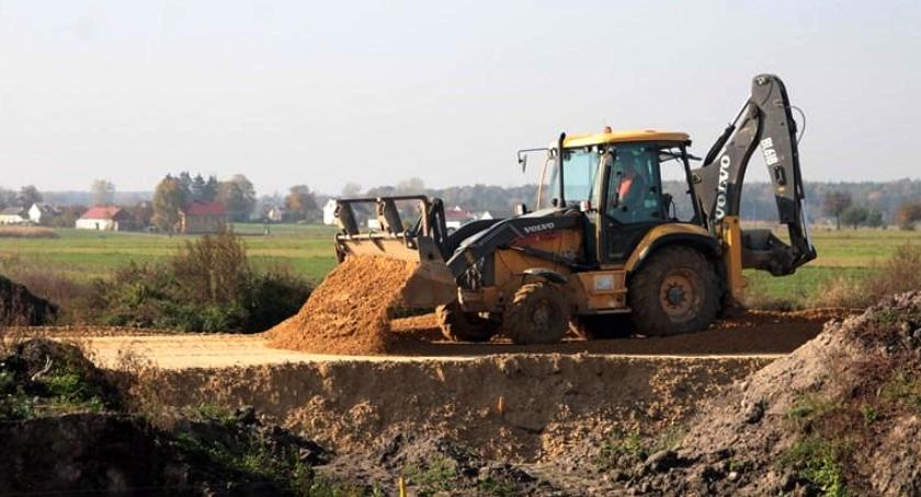 Ukradli 400 litrów oleju napędowego