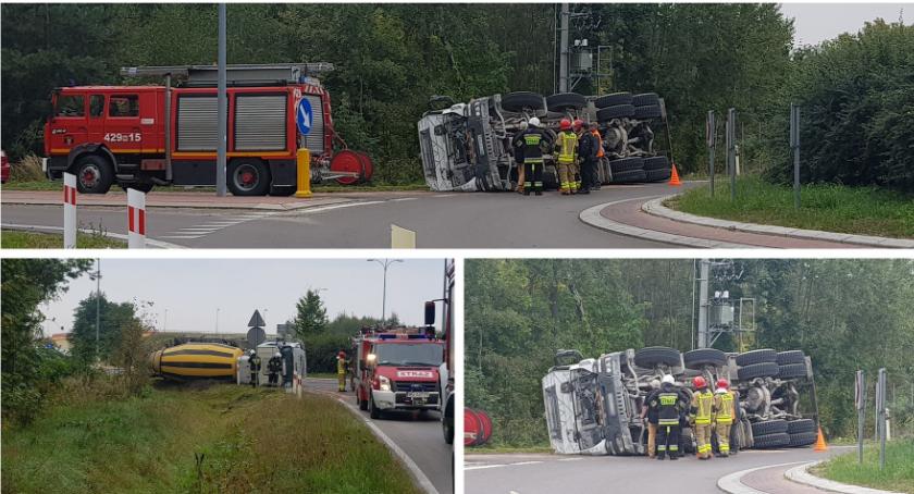 Mierżączka: Betoniarka wywrócona na rondzie