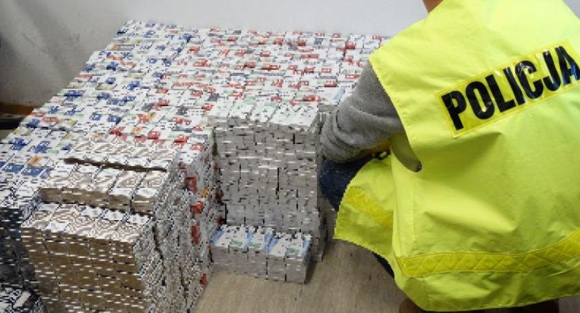 Przewoził nielegalne papierosy – zaproponował policjantom łapówkę