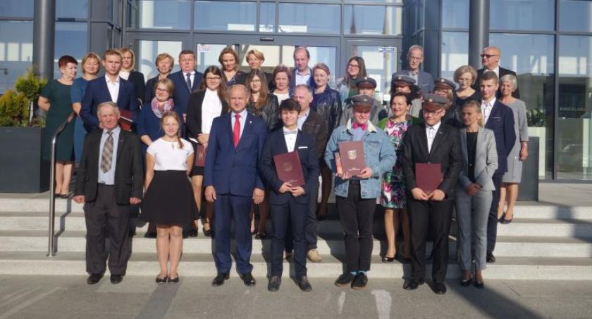 Najlepsi w powiecie otrzymali stypendium starosty