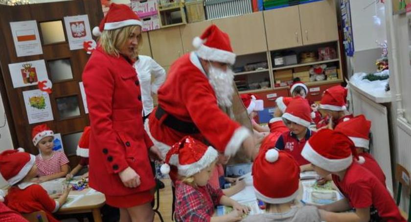 Burmistrz Garwolina jako Śnieżynka odwiedziła przedszkolaków