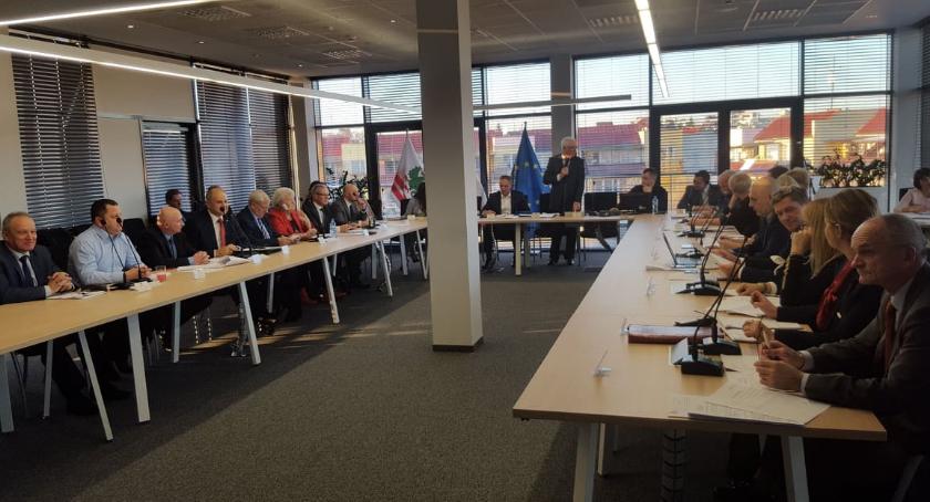 Zwiększyli zadłużenie powiatu, żeby spłacić zobowiązania poprzedników