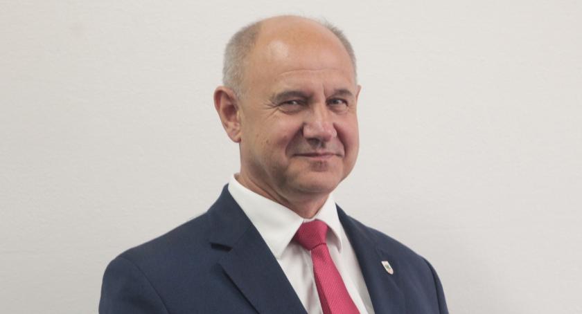 Zarząd zaczął po najmniejszej linii oporu – odchodzący nie zostawił zaległości