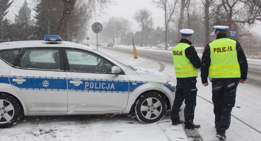 Policjanci drogówki zatrzymali blisko 300 praw jazdy – czym zajmują się jeszcze?