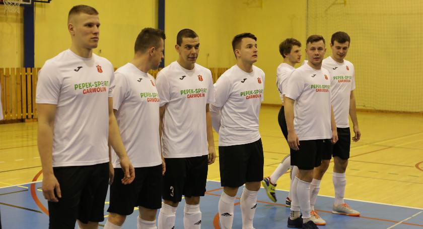 Gdzie dwóch się bije, tam Victoria korzysta